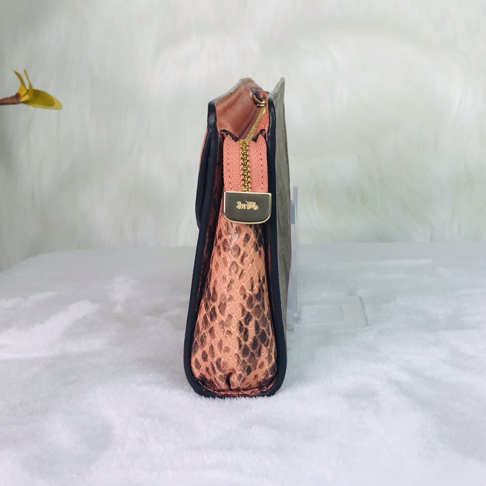 Coach Flap Over Signature Clutch - Picture 3 of 8